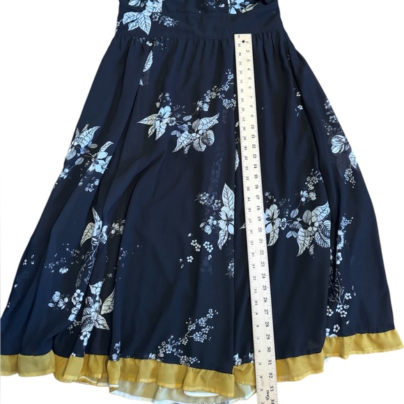 Eshakti Dress
Wayward Fancies - Picture 11 of 11